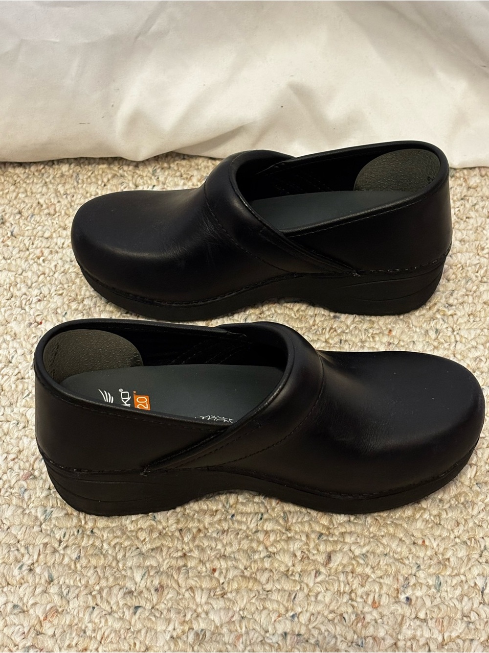 Dansko XP 2.0 Black Waterproof Pull Up Clog size 36 - Picture 6 of 8